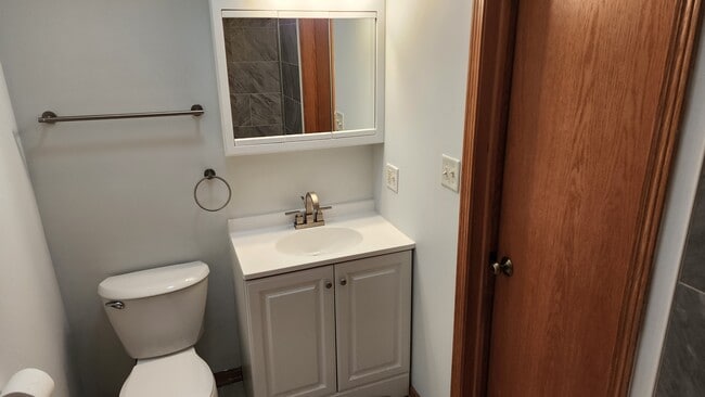Bathroom - 613 W 43rd Pl