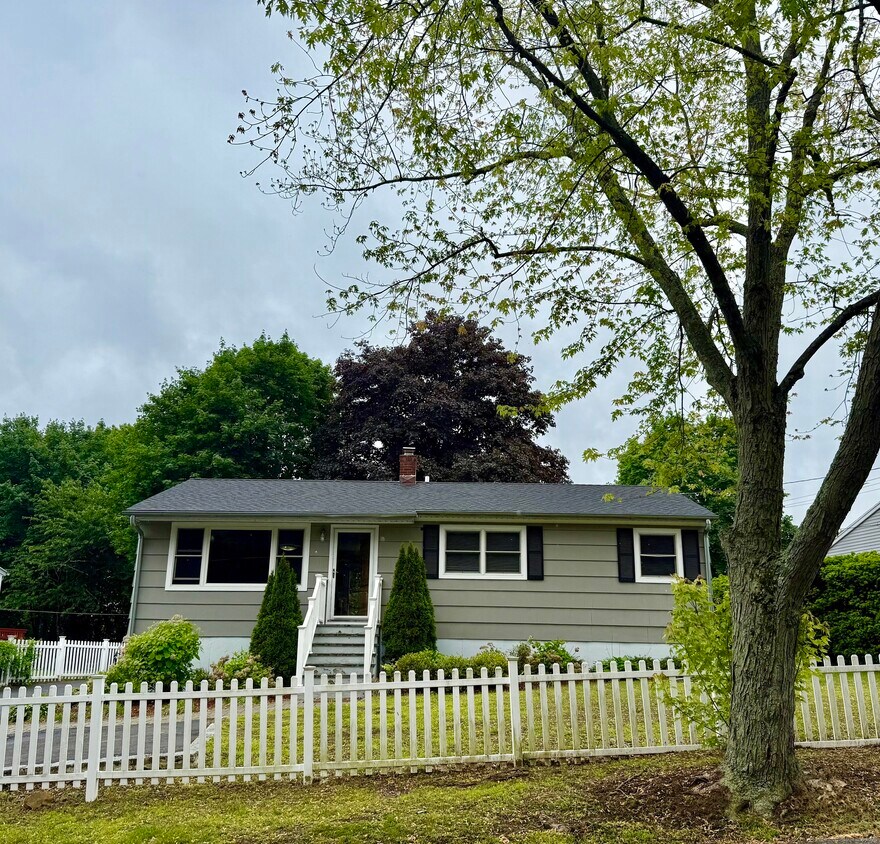 Foto principal - 1033 Old Town Rd