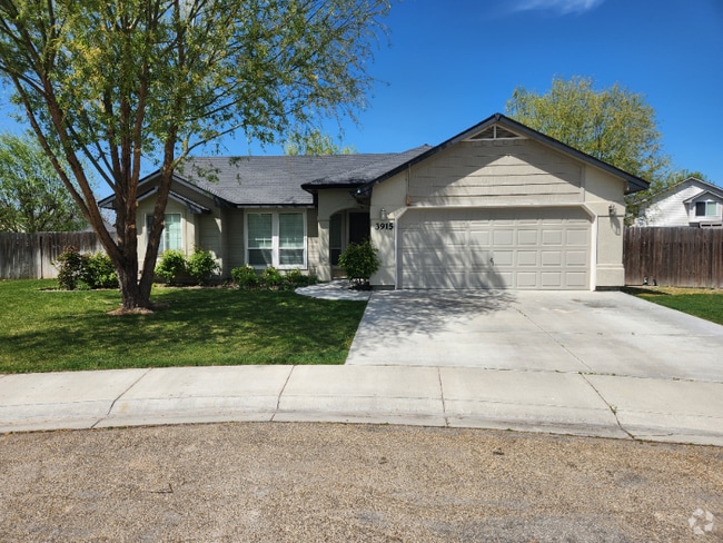 Building Photo - 3915 Kirby Cir
