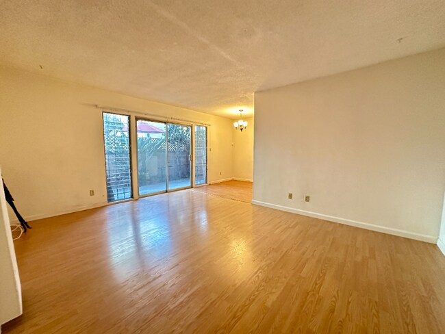 Foto del edificio - 11510 Ohio Ave