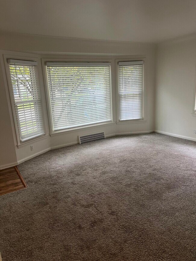Foto del edificio - 24643 Princeton St