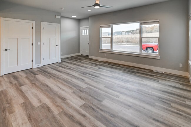 Building Photo - 4783 Suelo Rd