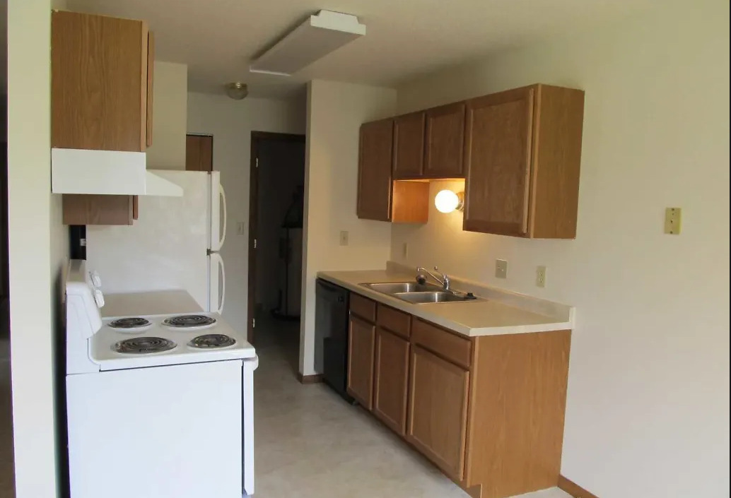 Primary Photo - Lawndale Apartments