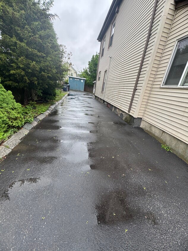 Primary Photo - 688 Canterbury St