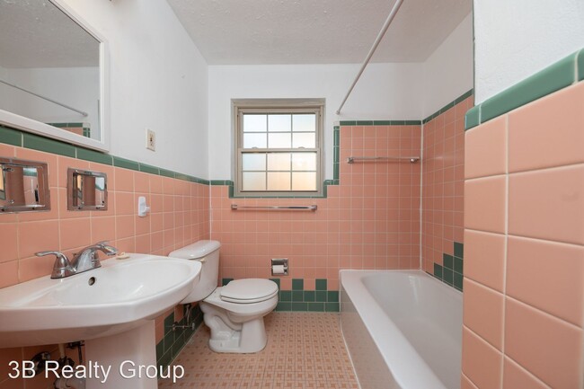 Building Photo - 3 br, 1 bath House - 6074 LAWRENCE RD