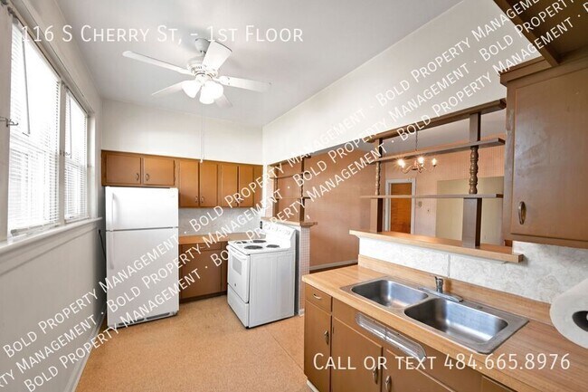 Foto del edificio - 116 S Cherry St