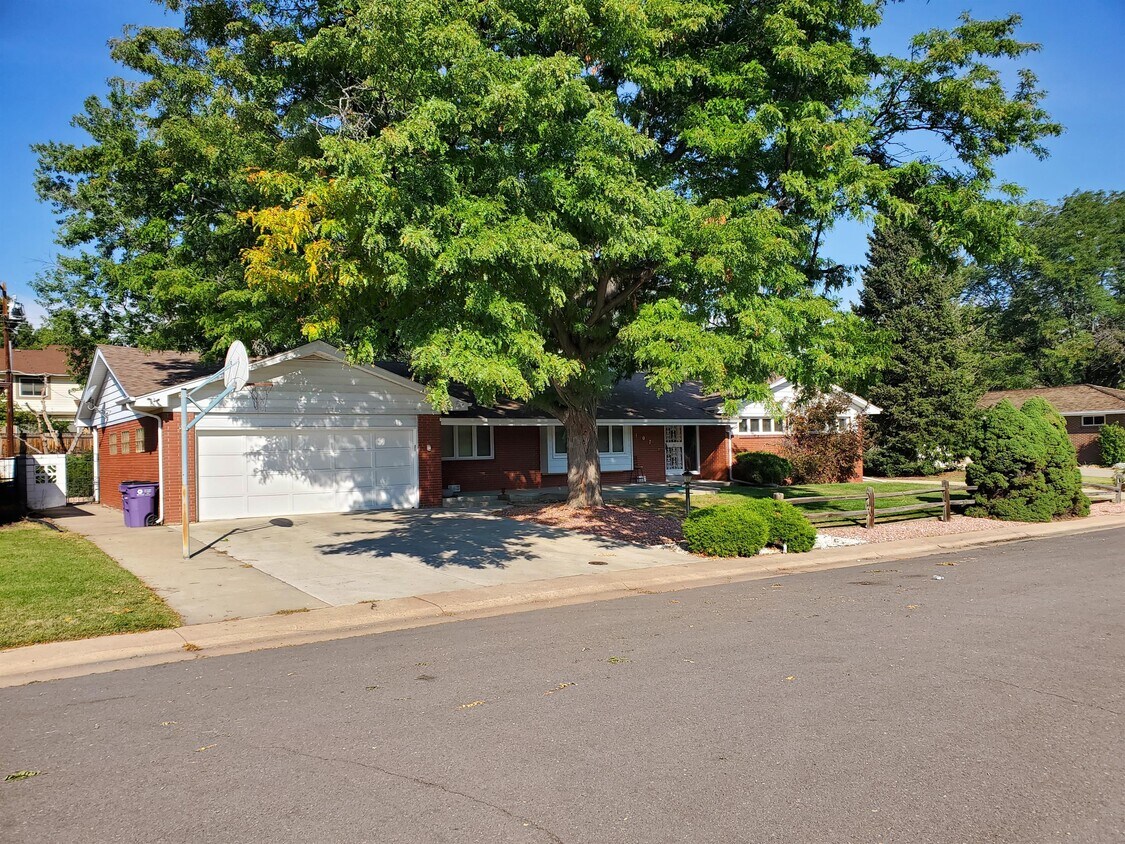 Foto principal - 2107 S Harlan St
