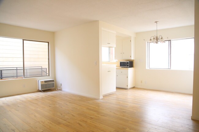 Building Photo - 1029 N Hayworth Ave