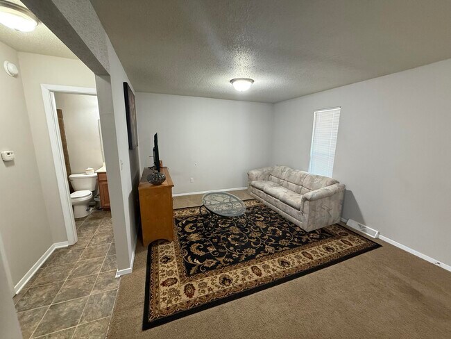 Foto del edificio - 205 Wheaton Ct