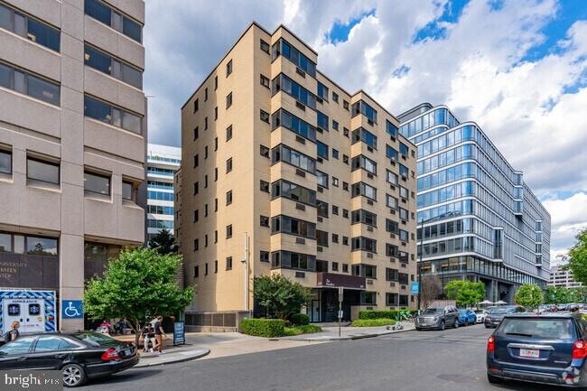 Building Photo - 2141 I St NW