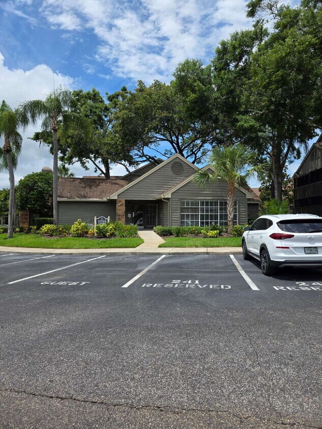 Foto del edificio - 1 bedroom condo in Clearwater
