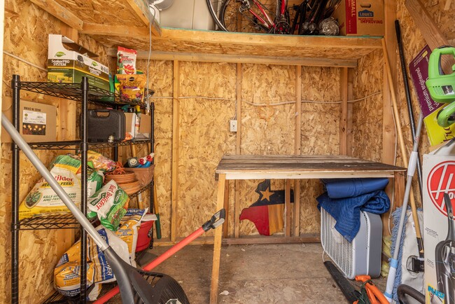 Foto del edificio - 244 N Emerson Ave