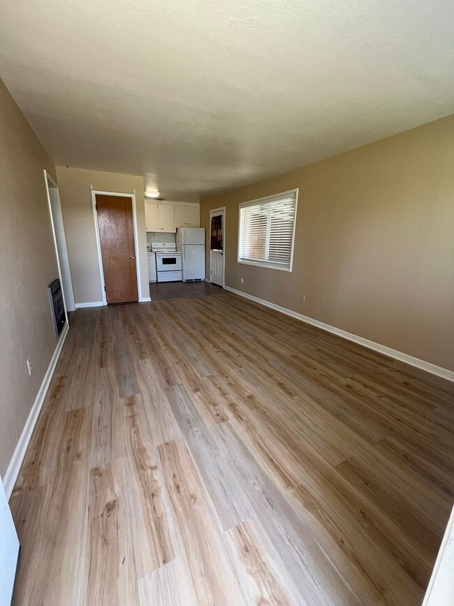 Foto del edificio - 2 Bedroom, 1 Bathroom Duplex