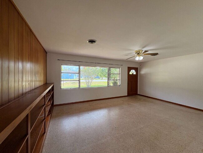 Foto del edificio - Ready to move-in 2-bedroom, 2-bath residence in the heart of Summerfield!