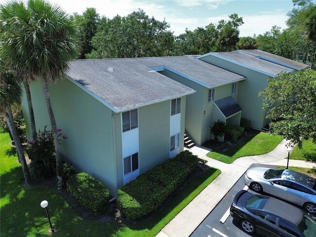 Building Photo - 600 Fairways Cir