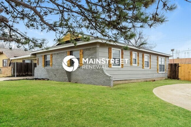Foto del edificio - 3 Bedroom Pet-Friendly Home in Oklahoma City, OK with Main Street Renewal