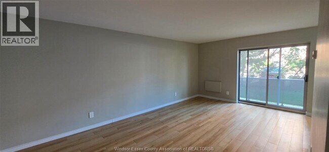 Photo du bâtiment - 3900 Wyandotte St E