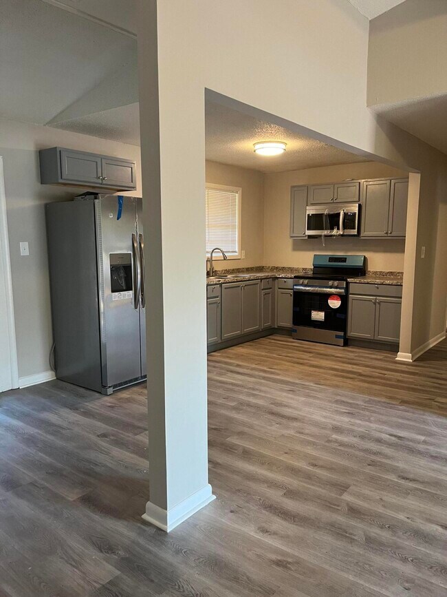 Foto del edificio - 1411 Ridgewood Dr