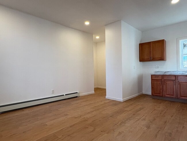 Building Photo - 24 Willis St