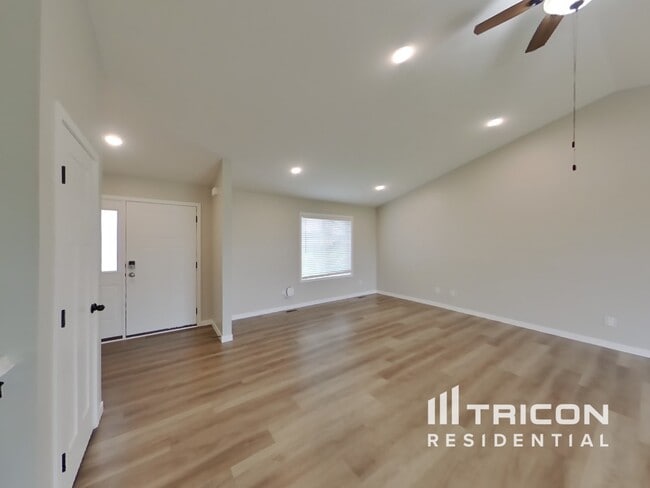 Building Photo - 4220 89th St NE