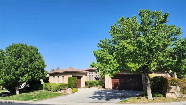 Building Photo - 6 Holly Tree Ct