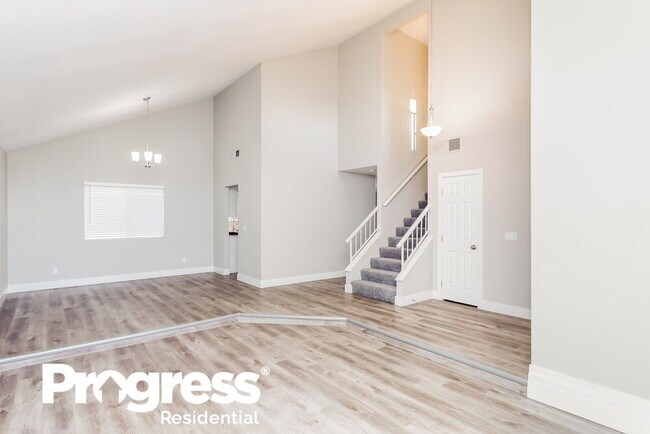 Building Photo - 333 Santa Monica Dr