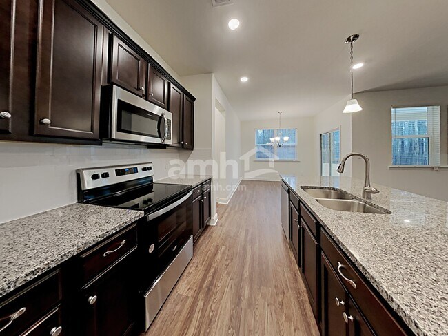 Building Photo - 508 Cash Cir