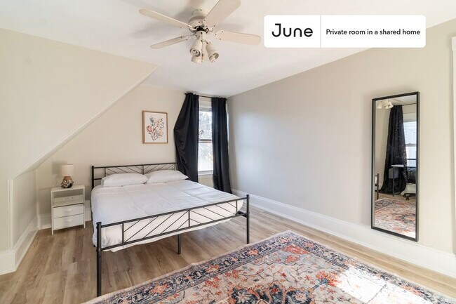 Foto del edificio - Room in Shared 3 bed/1 bath home