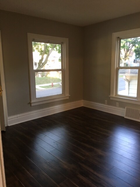 Building Photo - 3133 S Griffin Ave