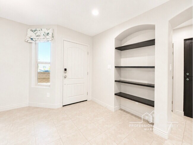 Foto del edificio - “Spacious 4-Bedroom, 2-Bathroom Home in Villa Chaparral”