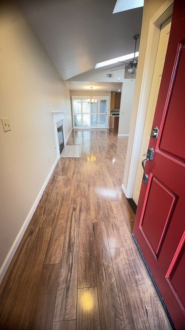 Foto del edificio - 3 Bedroom 2 Bathroom Charming home