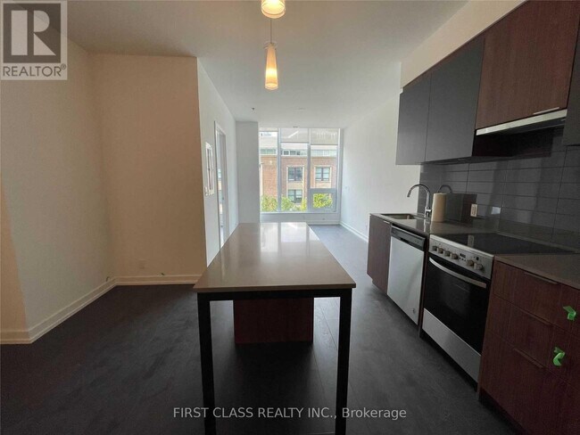 Building Photo - 203 College St