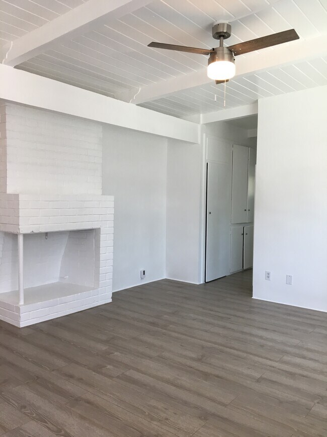 Foto del edificio - 7158 Dinwiddie St
