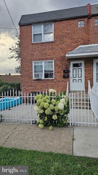 Primary Photo - 1329 Shelmire Ave