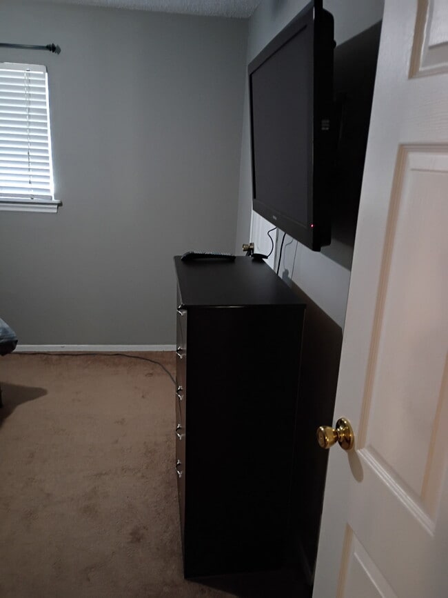 Building Photo - 1129 W Avenue J8