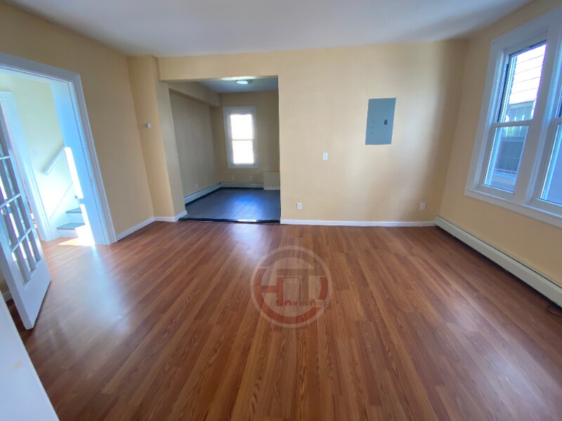 Foto principal - 2130 Continental Ave