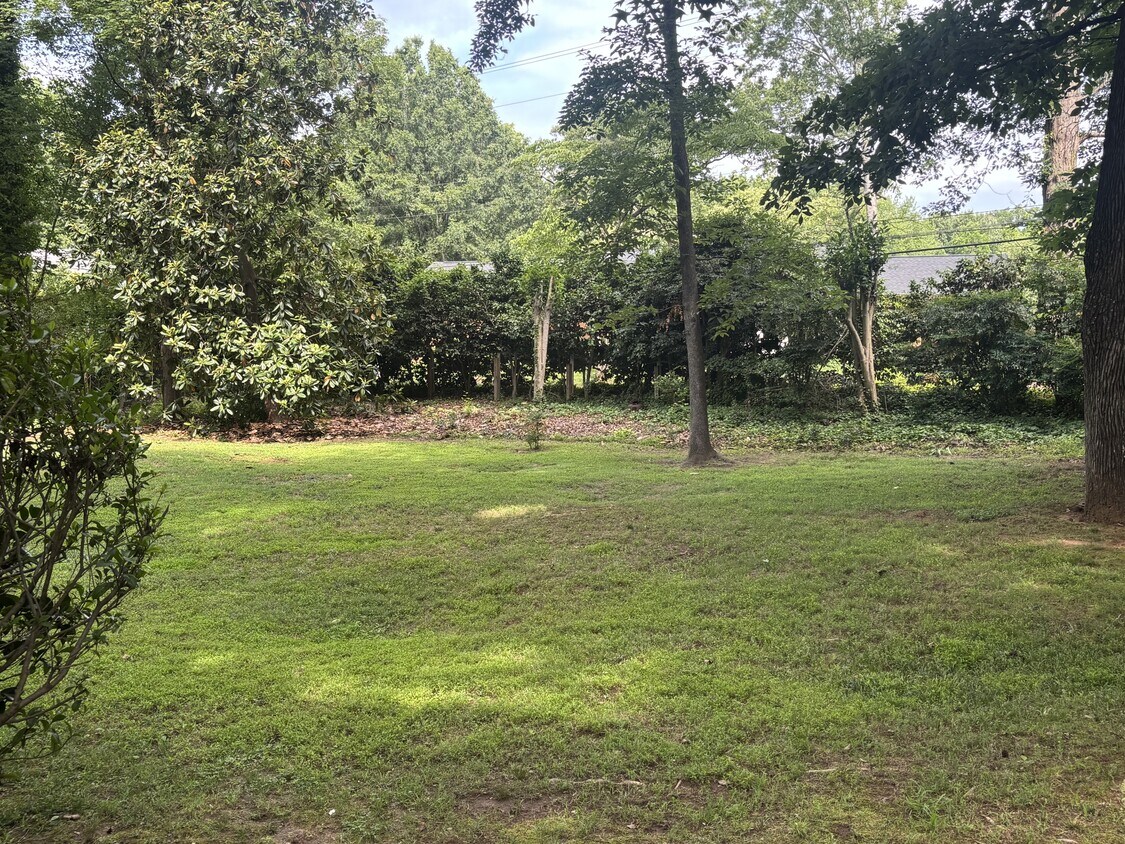 Foto del edificio - 731 Ashmeade Rd