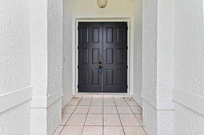 Foto del edificio - 5606 NW 109th Way