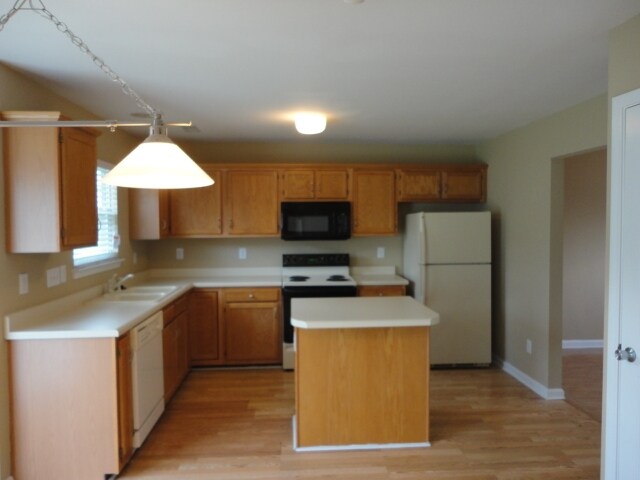 Building Photo - 10105 Baxter Caldwell Dr