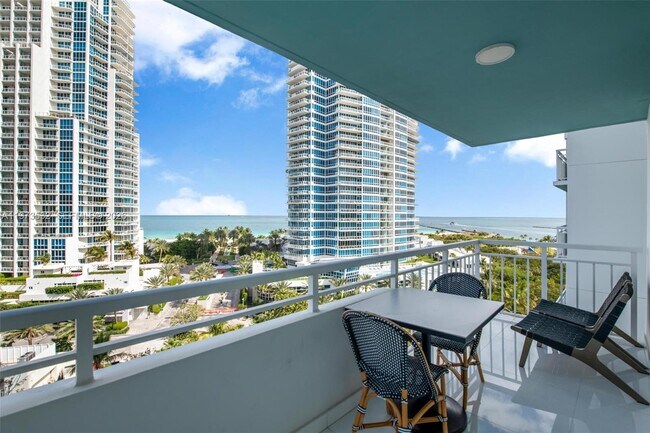 Building Photo - 400 South Pointe Dr