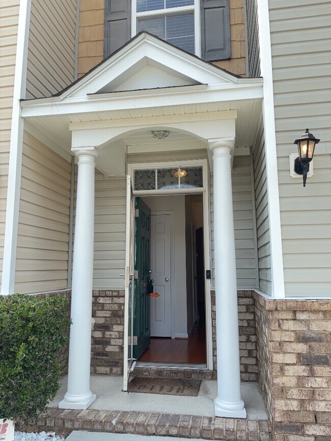 Building Photo - 107 Lamplighter Ln