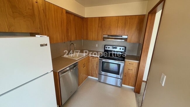 Building Photo - Beautiful 1 BD | 1 BA Apartment with a Vie...