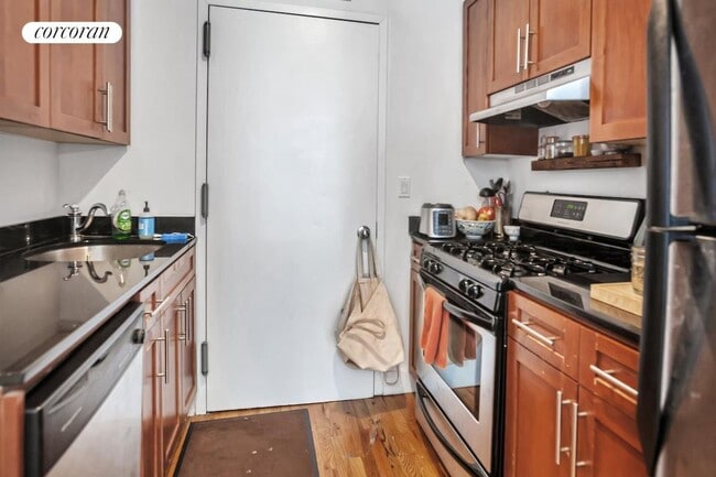 Building Photo - 63 Lispenard St