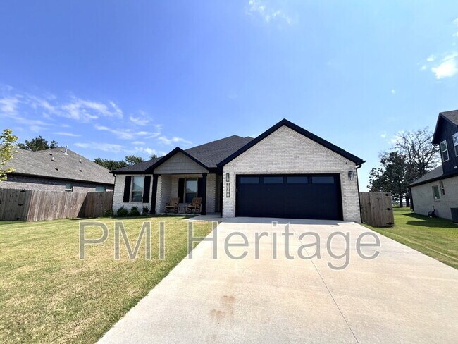 Foto del edificio - 2061 Larry Ln