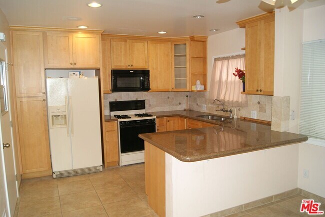 Building Photo - 4423 Victoria Park Pl