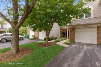 Building Photo - 1358 Longchamps Ct