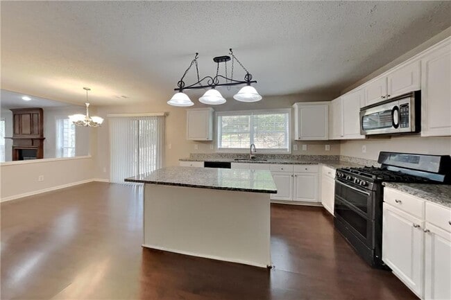 Building Photo - 13040 Carriage Park Ln