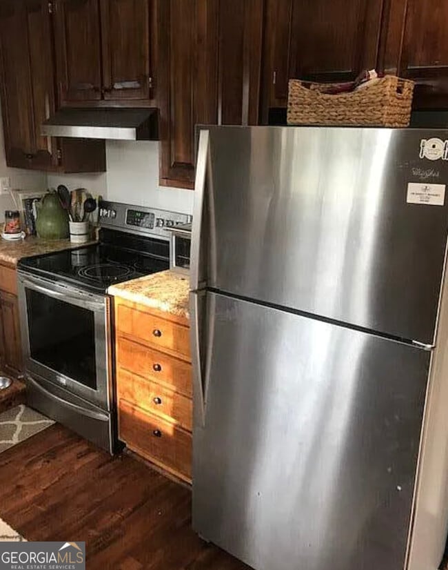 Building Photo - 1080 Maple Cir