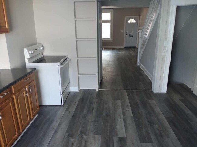 Building Photo - 2710 W Fairmount Ave