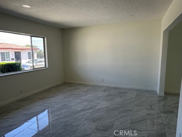 Foto del edificio - 3307 Isabel Ave